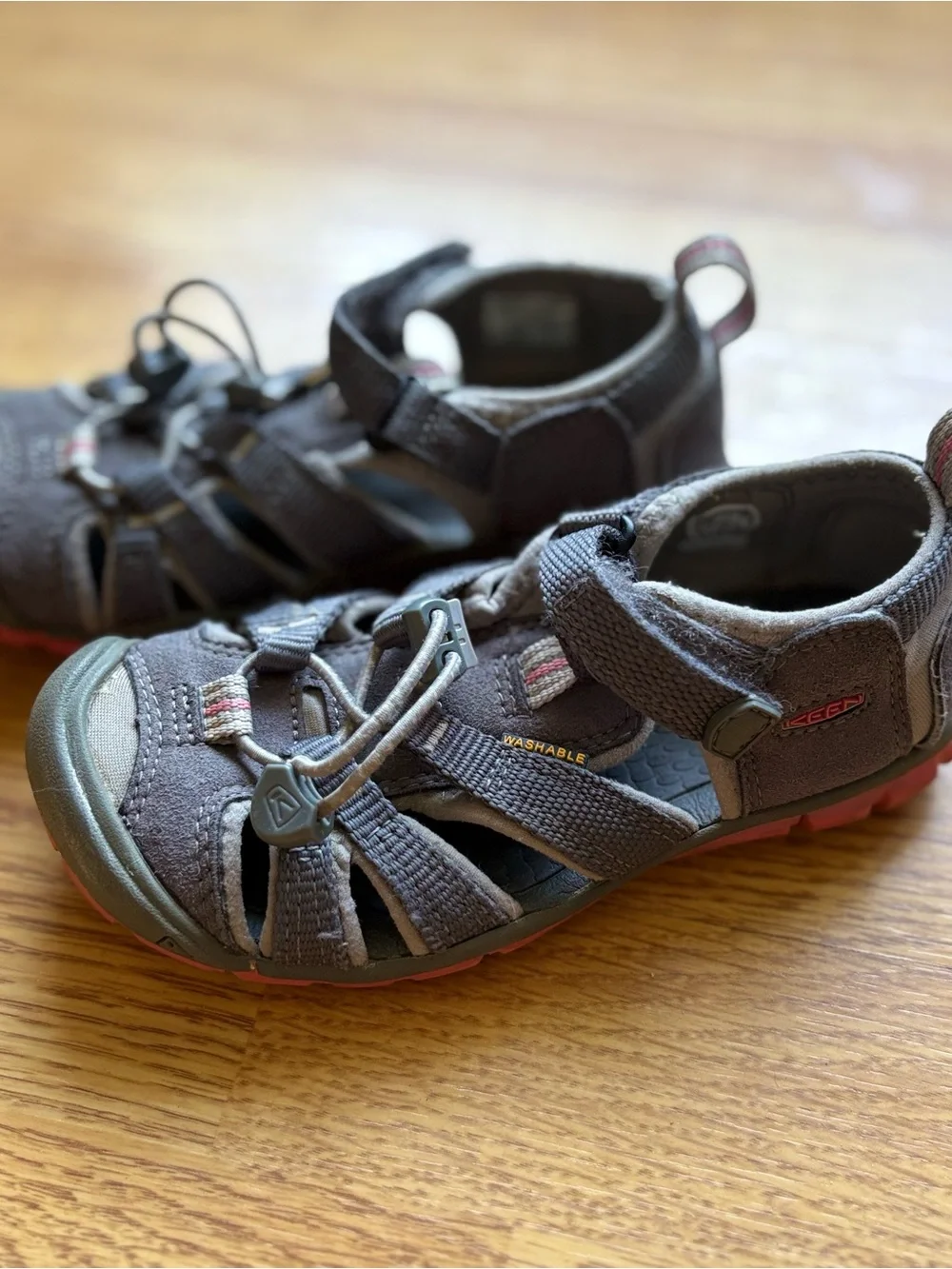 KEEN Kids Girls Sandals Gray Pink Hiking Play Durable Gorpcore Outdoors Sz 11